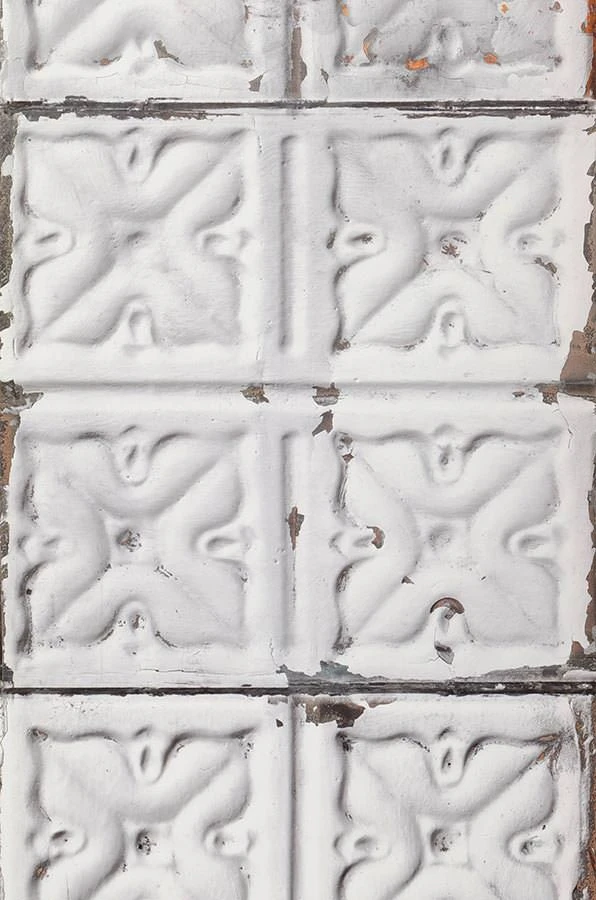 Tapete Brooklyn Tins 04 Hellgrau 4 Tapete Brooklyn Tins 04 Hellgrau – Bild 2